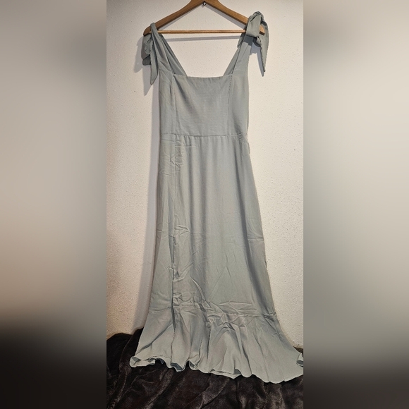 Show Me Your MuMu Dresses & Skirts - NWT Show Me Your MuMu Weddings Claire Tie Shoulder midi dress in silver sage L